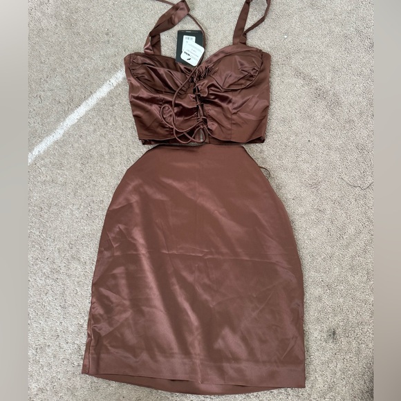 Satin skirt set - Picture 2 of 4